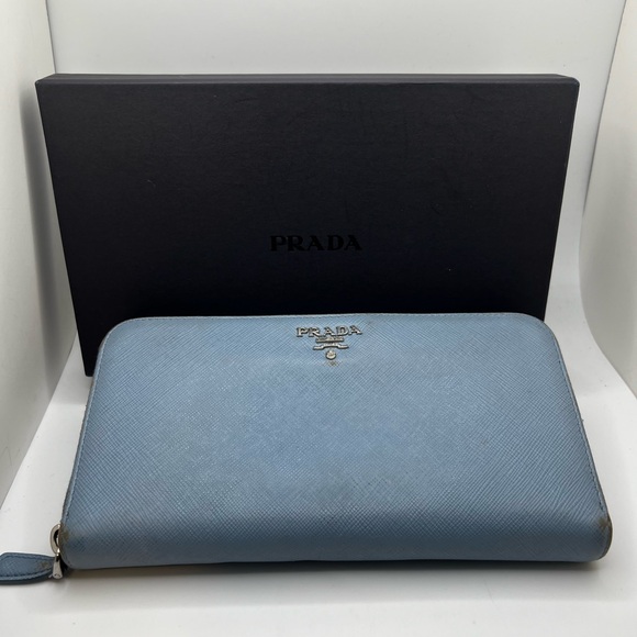 GUC Prada Blue Saffiano Zip Wallet - Picture 1 of 10